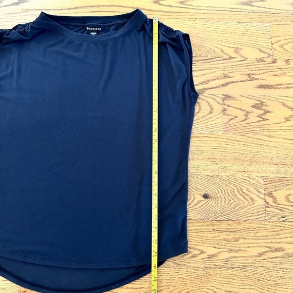 Athleta Women's Outbound Cap Sleeve Cinched Shoulder Tshirt in Black (Size XS) - Picture 3 of 5